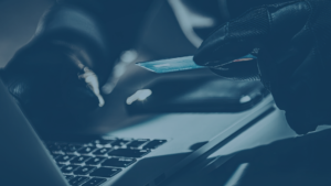 Jak uchronić się przed kradzieżą tożsamości? Poznaj zasady, które oszczędzą nerwy i pieniądze. 